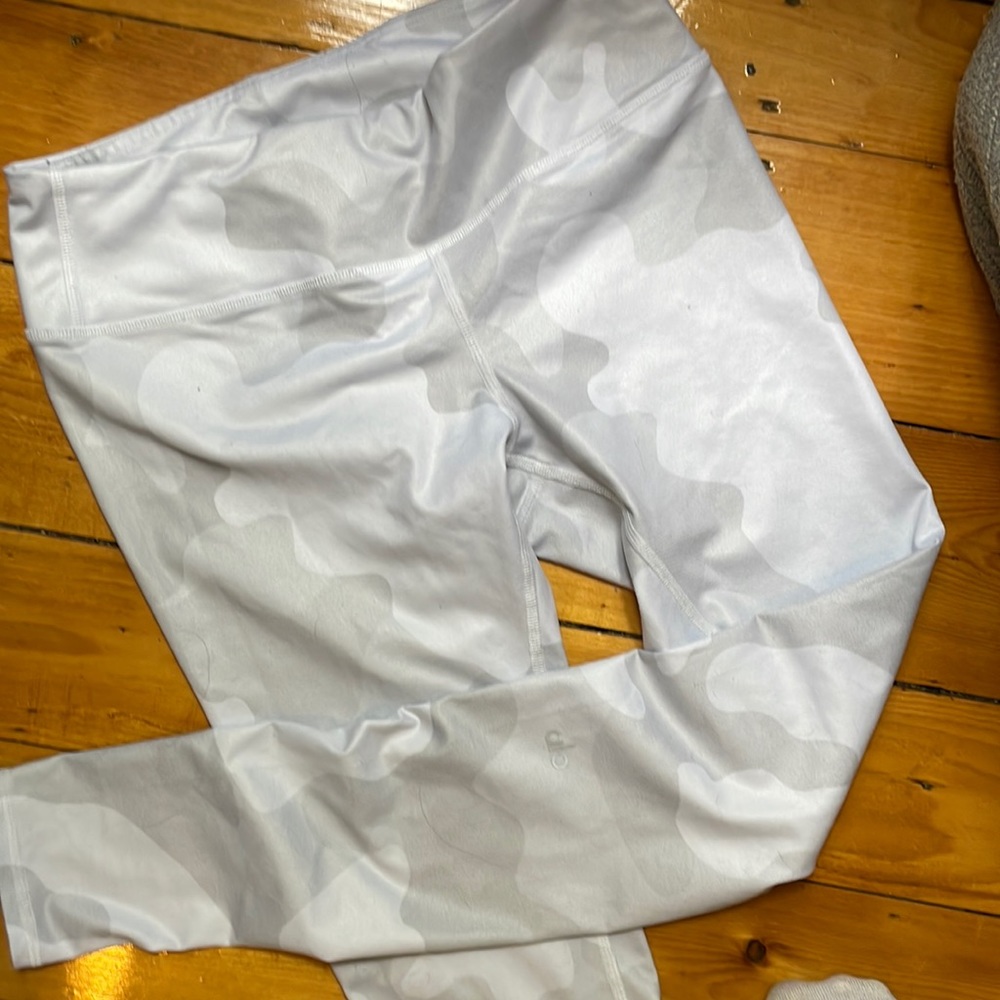 Alo Gray Camo Leggings